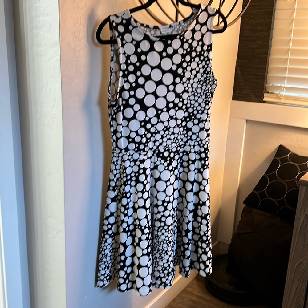 Lascana Sleveless Black and White Polka Dot dress.  Size 8 and runs small.  Cute